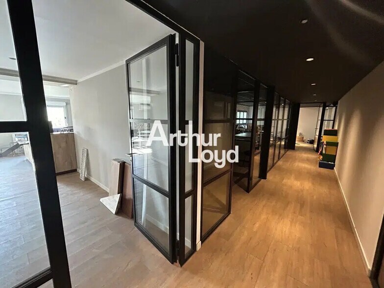 Local d'activités dans Puget-sur-Argens à vendre - Photo intérieure – Image 3 sur 5