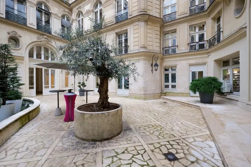 28 Rue De Mogador, Paris à louer - Photo de l’immeuble – Image 3 sur 9