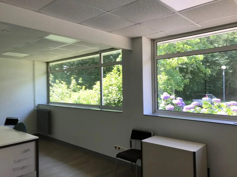 Bureau dans Quimper à louer - Photo de l’immeuble – Image 2 sur 2