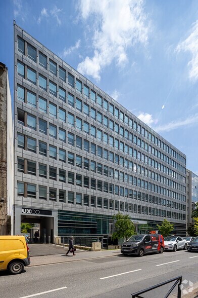Bureau dans Boulogne-Billancourt à louer - Photo de l’immeuble – Image 2 sur 4