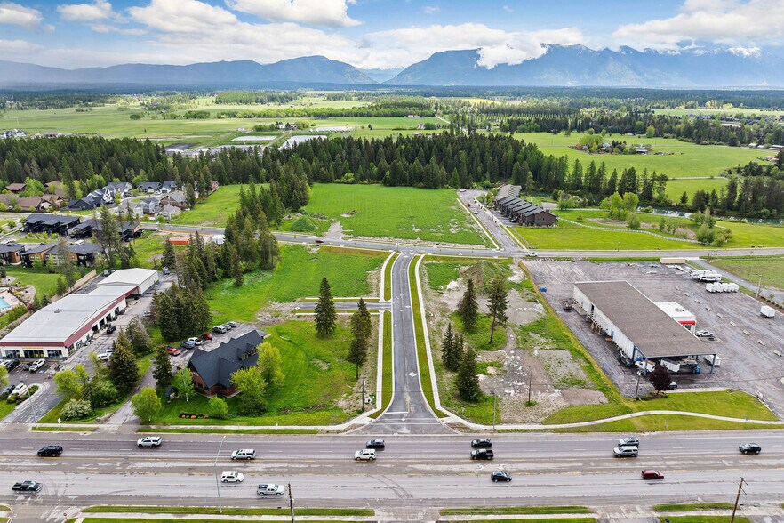 306 Geyser Rd, Whitefish, MT à vendre - Photo de l’immeuble – Image 2 sur 13