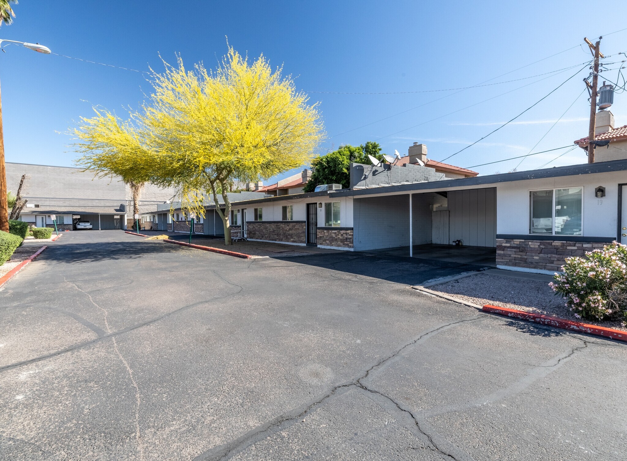 2020 W Hayward Ave, Phoenix, AZ à vendre Photo principale– Image 1 sur 7