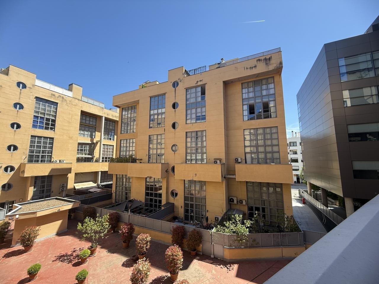 Calle de Nanclares de Oca, 1, Madrid, Madrid à vendre Photo principale– Image 1 sur 7