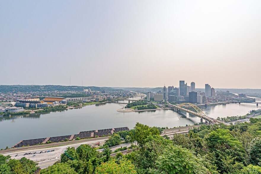 1212 Grandview Ave, Pittsburgh, PA à vendre - Aérien – Image 2 sur 22