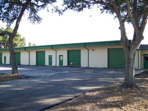 14203-14231 60th St N, Clearwater, FL à louer Photo de l’immeuble– Image 2 sur 2