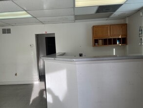 6423 Frederick Rd, Baltimore, MD à louer Photo intérieure– Image 2 sur 5