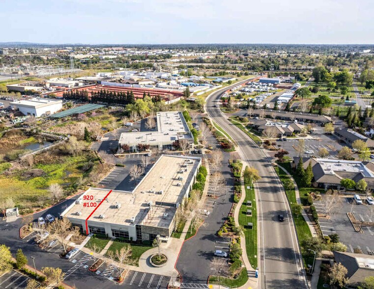 950 Reserve Dr, Roseville, CA à louer - Photo de l’immeuble – Image 2 sur 14