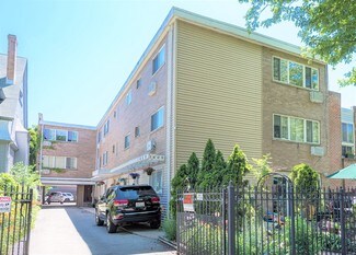 Plus de détails pour 1609 W Greenleaf Ave, Chicago, IL - Logement à vendre