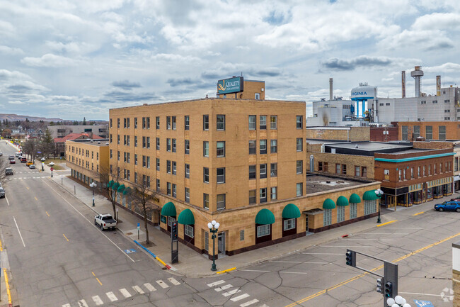 Plus de détails pour 502 Chestnut St, Virginia, MN - Hôtellerie à vendre