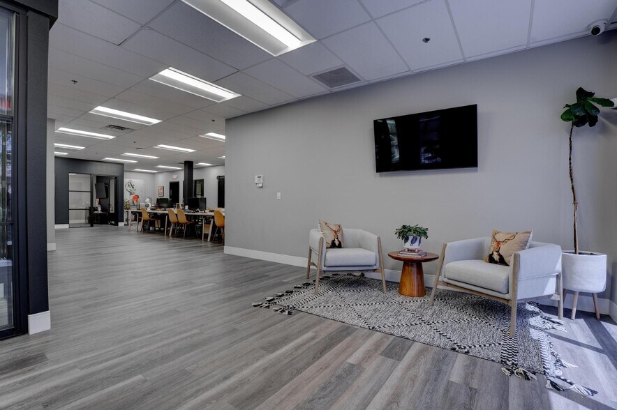 4955 S Durango Dr, Las Vegas, NV à louer - Hall d’entrée – Image 3 sur 47