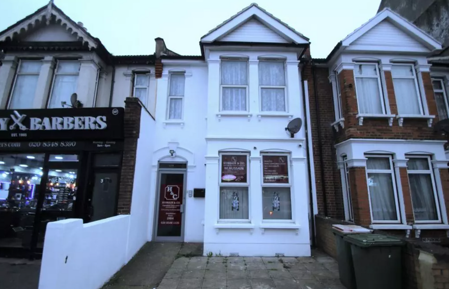 329 High Street North, Londres à vendre - Photo principale – Image 1 sur 8