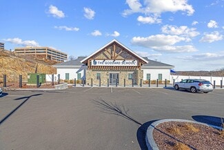 Plus de détails pour 749 Bridgeport Ave, Shelton, CT - Local commercial à vendre