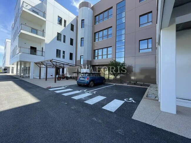 Plus de détails pour Bureau à vendre
