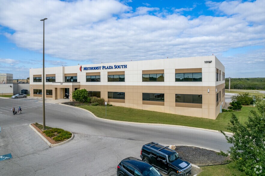 1907 Hwy 97 E, Jourdanton, TX à louer - Photo principale – Image 1 sur 4