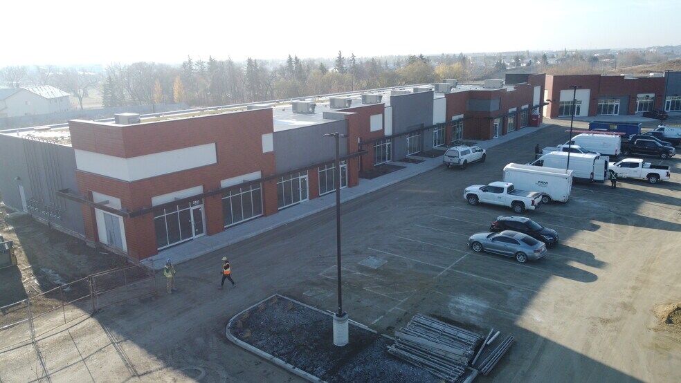 3325 153rd Ave, Edmonton, AB à vendre - Photo de l’immeuble – Image 3 sur 10
