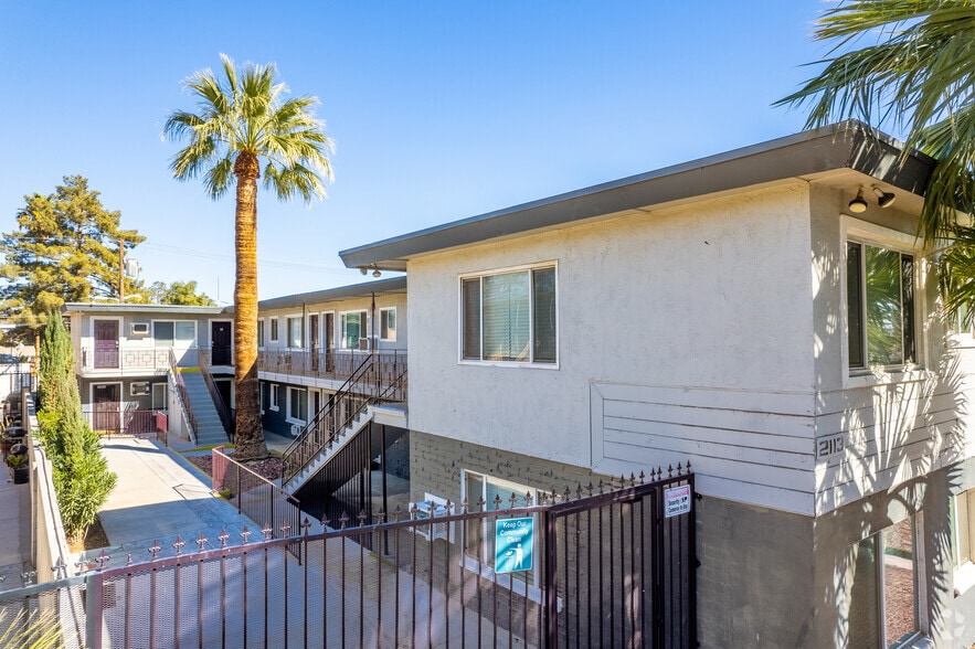 2113 Sunrise Ave, Las Vegas, NV à vendre - Photo principale – Image 1 sur 2
