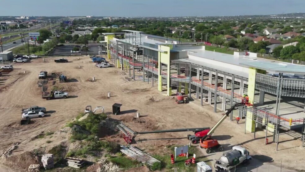 Shaenfield & Loop 1604, San Antonio, TX à louer - Vidéo sur l’annonce professionnelle – Image 2 sur 8