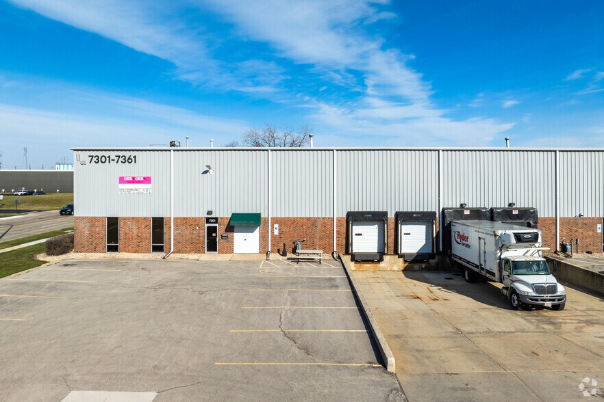 7301-7361 S Meade Ave, Bedford Park, IL à louer - Photo de l’immeuble – Image 2 sur 6
