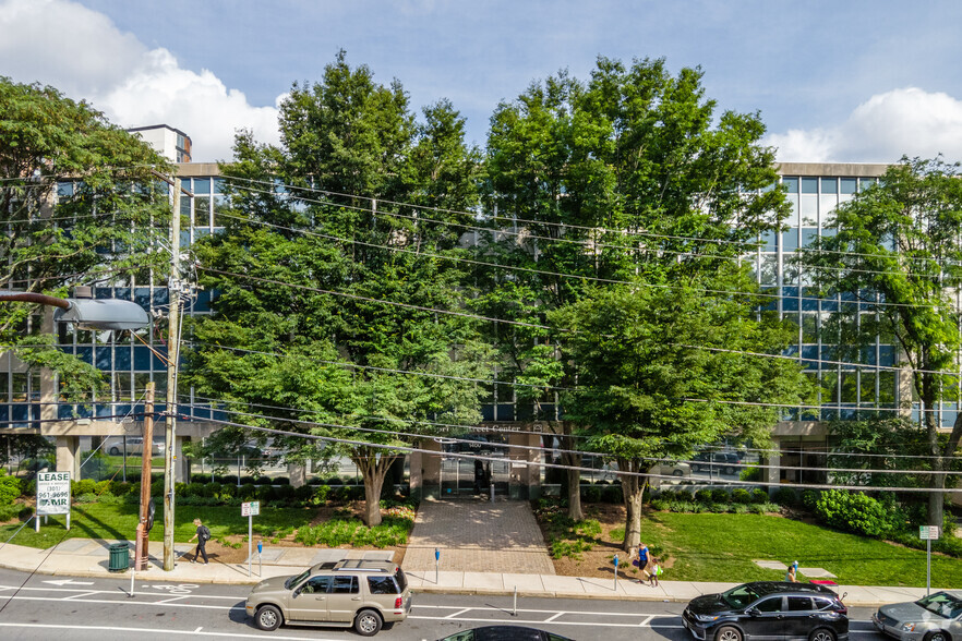 1400 Spring St, Silver Spring, MD à louer - Photo de l’immeuble – Image 3 sur 7