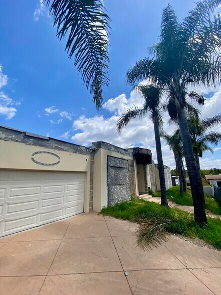 16351 Sloan Dr, Los Angeles, CA à vendre - Photo principale – Image 1 sur 5