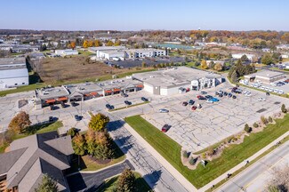 Plus de détails pour 505-525 Cottonwood Ave, Hartland, WI - Local commercial à louer