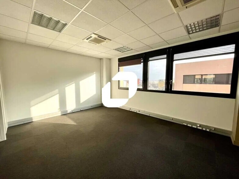 Bureau dans Lyon à louer - Photo de l’immeuble – Image 1 sur 13