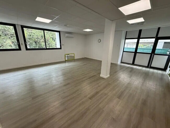 Plus de détails pour 210 Rue Frédéric Joliot Curie, Aix-en-Provence - Bureau à vendre