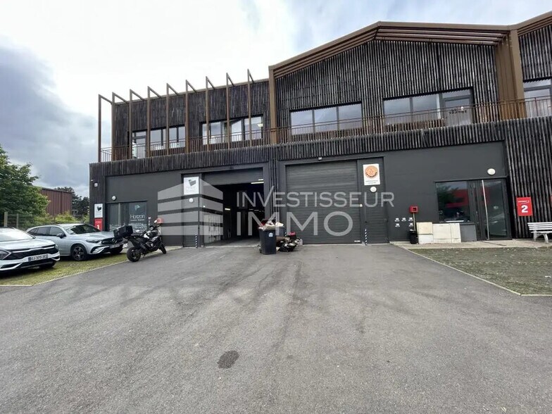 Bureau dans Cormeilles-en-Parisis à louer - Photo de l’immeuble – Image 1 sur 2