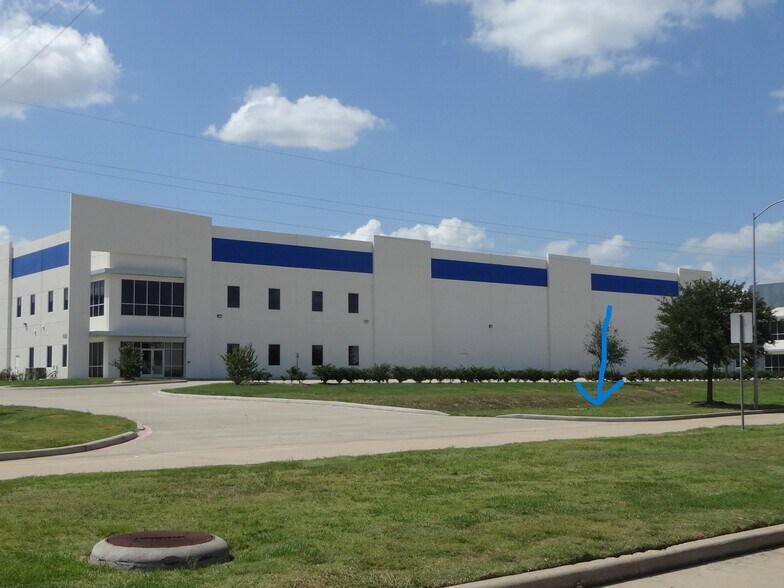 500 Commerce Pky, Katy, TX à louer - Photo de l’immeuble – Image 2 sur 9