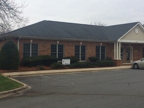 2536 Plantation Center Dr, Matthews, NC à louer Photo intérieure– Image 1 sur 8