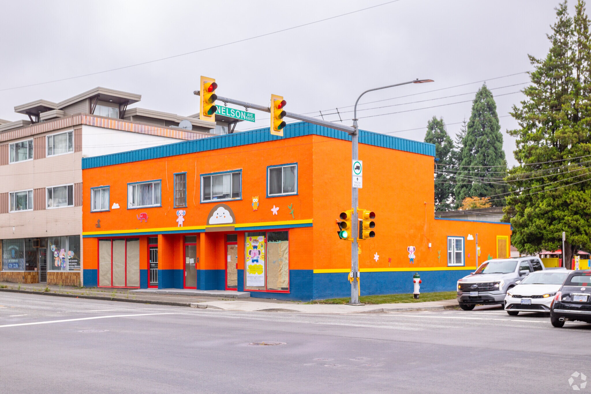 4916-4930 Imperial St, Burnaby, BC à louer Photo principale– Image 1 sur 3