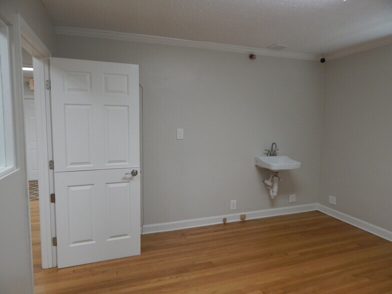 4922 Lavista Rd, Tucker, GA à louer - Photo de l’immeuble – Image 3 sur 17