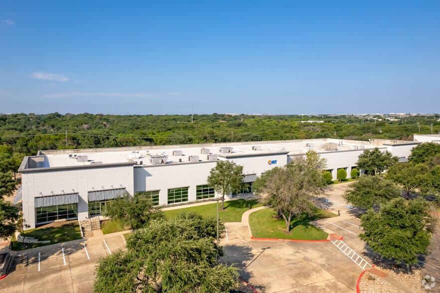 5300 Riata Park Ct, Austin, TX à louer - Photo de l’immeuble – Image 2 sur 6