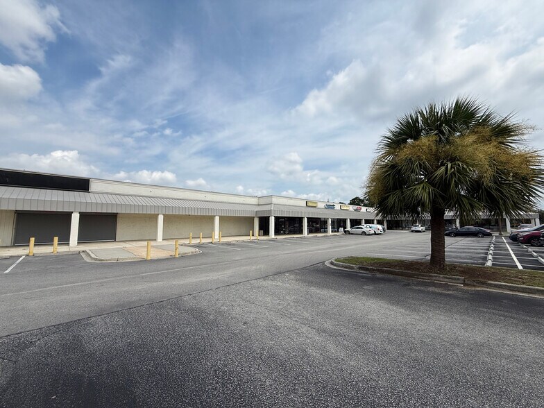 2000 Mcmillan Ave, Charleston, SC à louer - Photo de l’immeuble – Image 2 sur 11