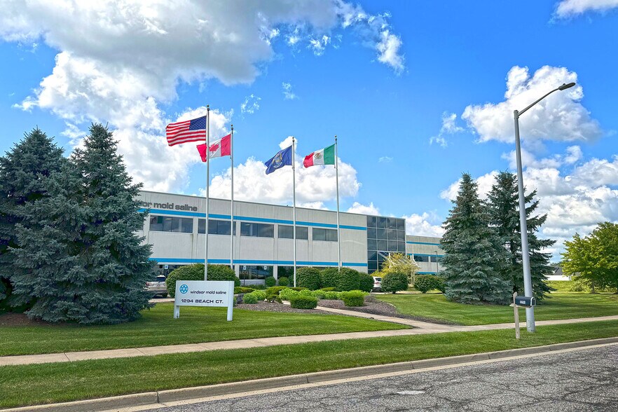 1294 Beach Ct, Saline, MI à louer - Photo principale – Image 2 sur 7