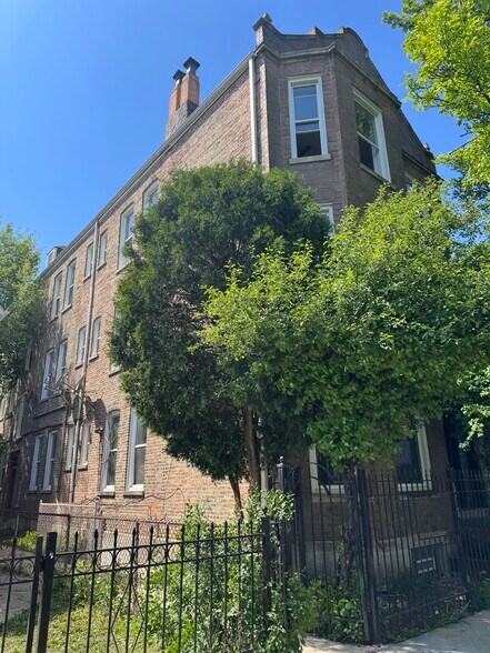 2744 S Millard Ave, Chicago, IL à vendre - Photo de l’immeuble – Image 2 sur 12