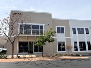 28358 Constellation Rd, Valencia, CA à louer Photo de l’immeuble– Image 1 sur 19