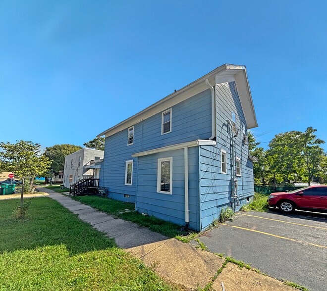 301 S Ottawa St, Joliet, IL à vendre - Photo de l’immeuble – Image 1 sur 10