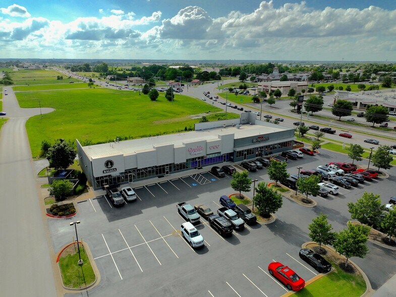 3600 SE Guess Who Dr, Bentonville, AR à louer - Photo de l’immeuble – Image 3 sur 20