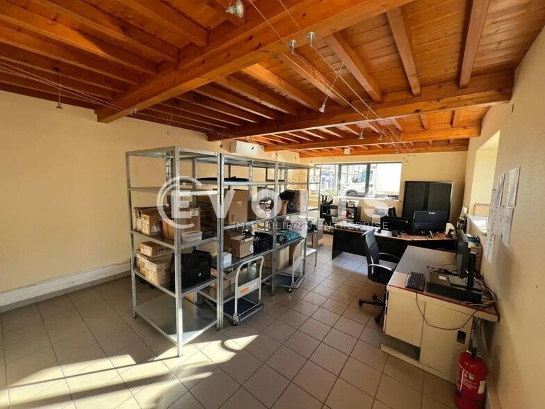 Local d’activités dans Rillieux-la-Pape à louer - Photo intérieure – Image 2 sur 6