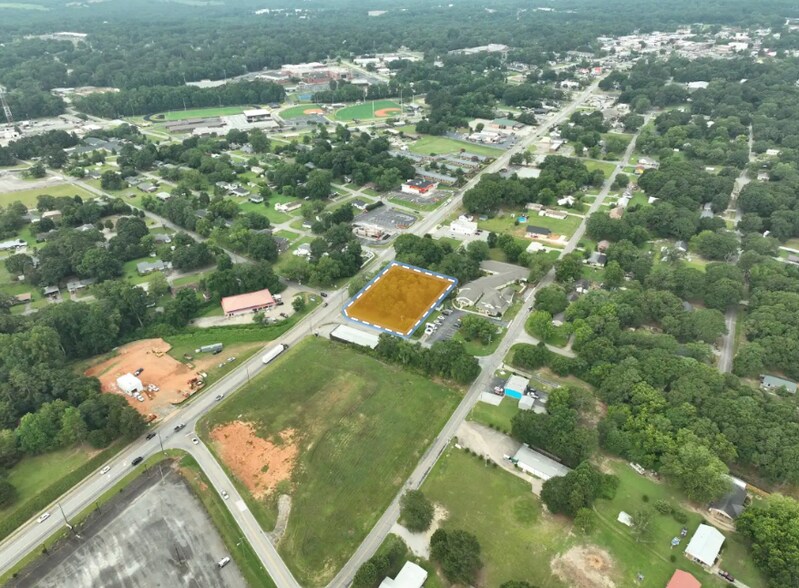 811 E Franklin St, Hartwell, GA à louer - Photo de l’immeuble – Image 1 sur 3