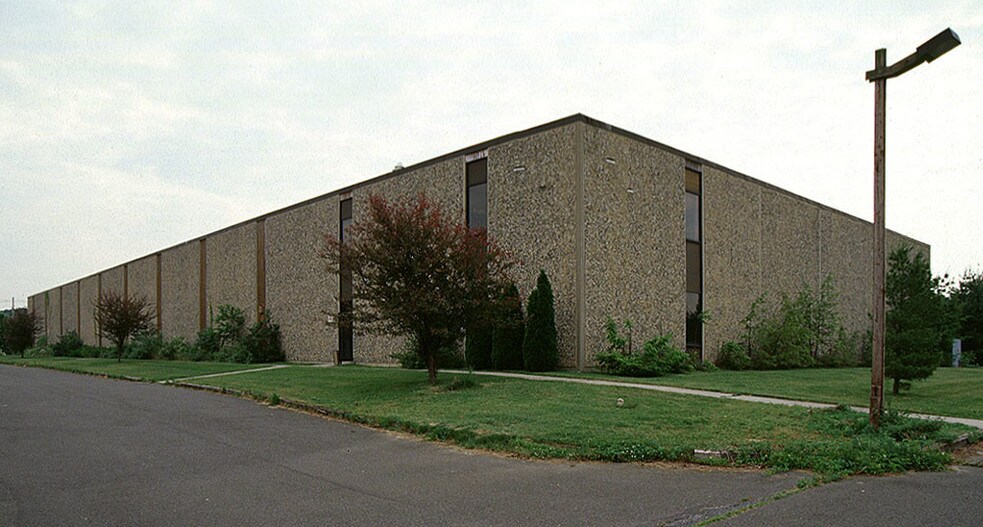 88 Vanderveer Rd, Freehold, NJ à louer - Photo de l’immeuble – Image 3 sur 7