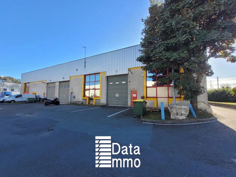 11 Rue Marcel Dassault, Bondy à louer - Photo de l’immeuble – Image 1 sur 13