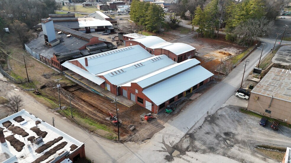 517 Eastanallee Ave, Athens, TN à louer - Vidéo sur l’annonce professionnelle – Image 2 sur 11