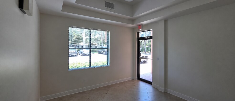 8881 Terrene Ct, Bonita Springs, FL à louer - Photo intérieure – Image 3 sur 3