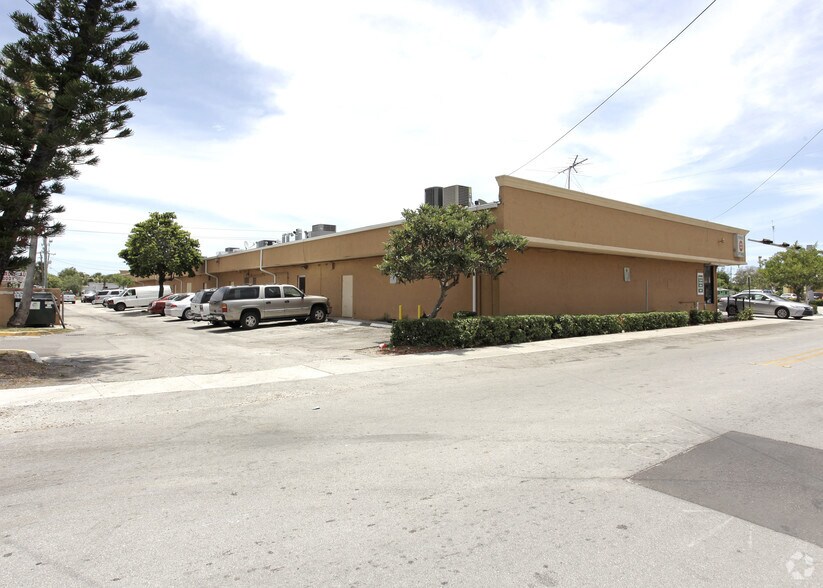 159-199 W Hillsboro Blvd, Deerfield Beach, FL à louer - Photo de l’immeuble – Image 2 sur 5