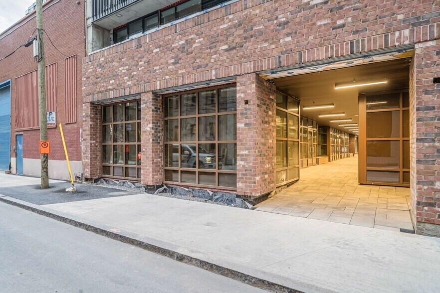 215 Rue Murray, Montréal, QC à louer - Photo de l’immeuble – Image 1 sur 8