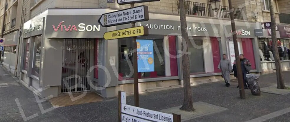 Local commercial dans Mantes-la-Jolie à vendre - Photo de l’immeuble – Image 3 sur 5
