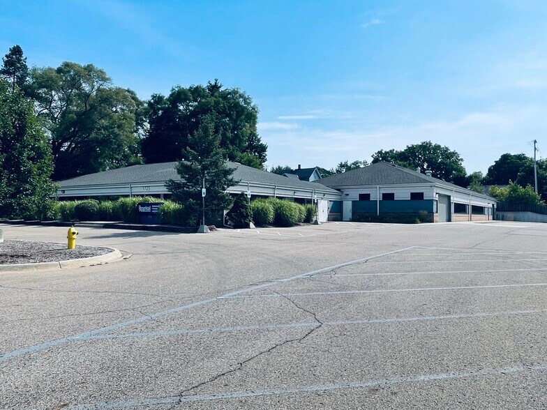 1725 S Park St, Kalamazoo, MI à vendre - Photo de l’immeuble – Image 2 sur 11
