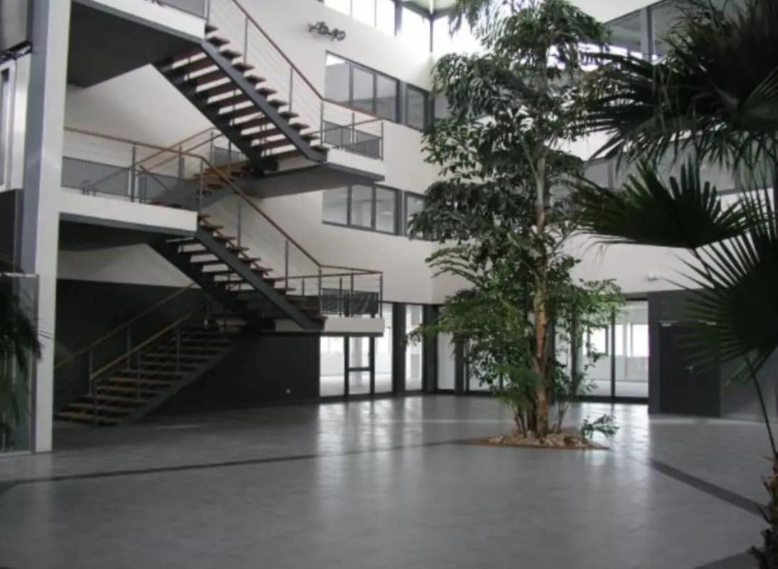 Bureau dans Isneauville à louer Photo de l’immeuble– Image 1 sur 4